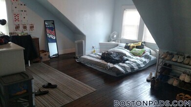 42 Hillside St in Boston, MA - Foto de edificio - Building Photo