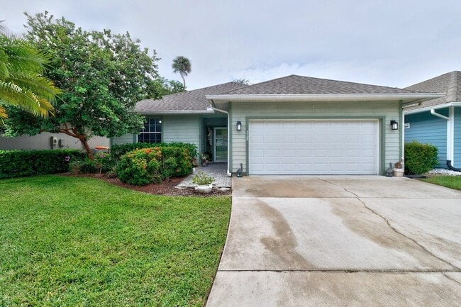 property at 325 Hawthorne Ln