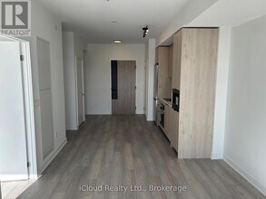 1007 The Queensway in Toronto, ON - Building Photo - Building Photo