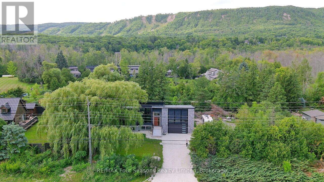 209344 ON-26 in Blue Mountains, ON - Building Photo