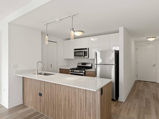 property at 313 W Kinzie St