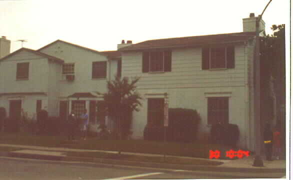 9749-9753 Gregory Way in Beverly Hills, CA - Foto de edificio - Building Photo