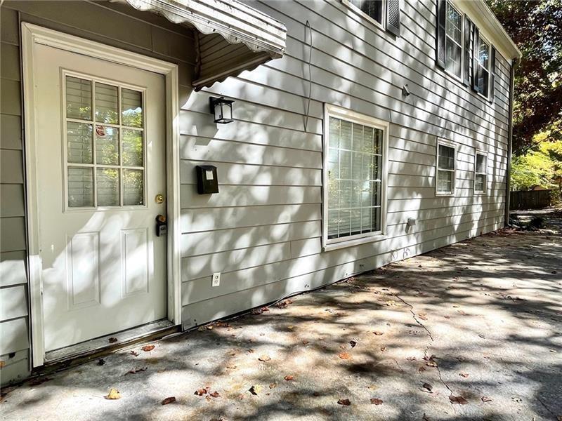 662 Bellemeade Dr SW in Marietta, GA - Foto de edificio