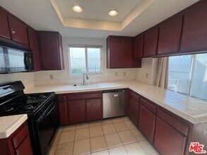 1328 9th St in Santa Monica, CA - Building Photo - Building Photo