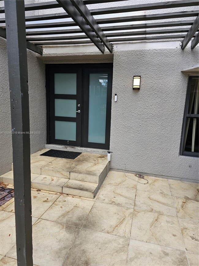 1470 NW 113th Ave in Pembroke Pines, FL - Building Photo - Building Photo