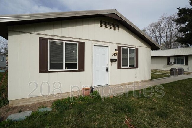 315 Ivy St in Nampa, ID - Building Photo - Building Photo
