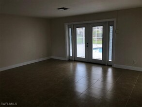234 SE 44th St in Cape Coral, FL - Foto de edificio - Building Photo