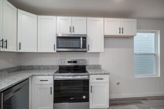 122 4th St SE in Hickory, NC - Building Photo - Building Photo