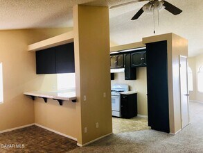511 E Ivesbrook St in Lancaster, CA - Building Photo - Building Photo