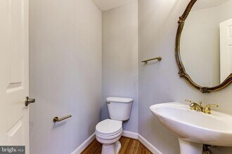 953 Harrison Cir in Alexandria, VA - Building Photo - Building Photo