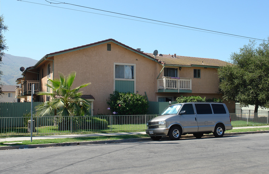 1208 E Ventura St in Santa Paula, CA - Building Photo