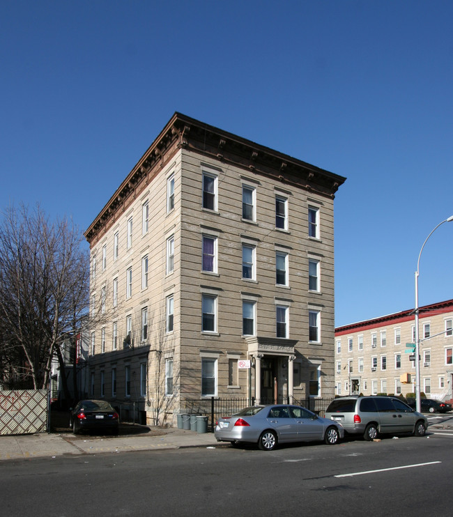 1298 Rogers Ave in Brooklyn, NY - Foto de edificio - Building Photo