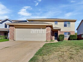 700 Liberty Ln in Crowley, TX - Building Photo