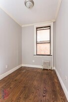 330 E 35th St in New York, NY - Building Photo