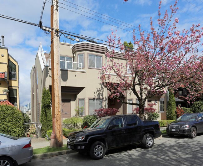 1251-1263 W 7th Ave in Vancouver, BC - Building Photo - Building Photo