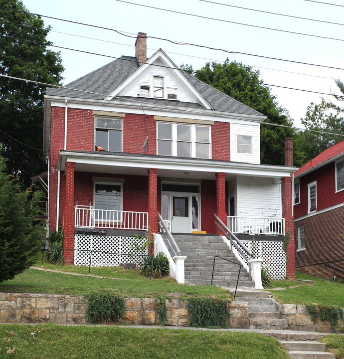 304 Frederick St in Bluefield, WV - Building Photo