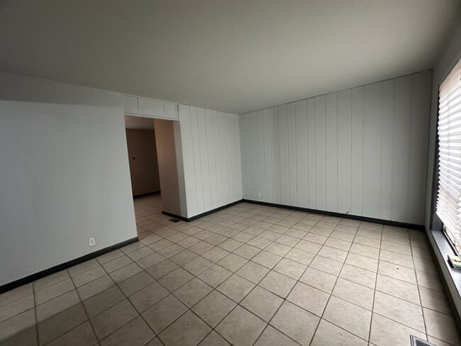 802 Knollcrest Dr in Danville, IL - Building Photo - Building Photo