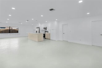 2270 NW 32nd Terrace in Lauderdale Lakes, FL - Building Photo - Building Photo