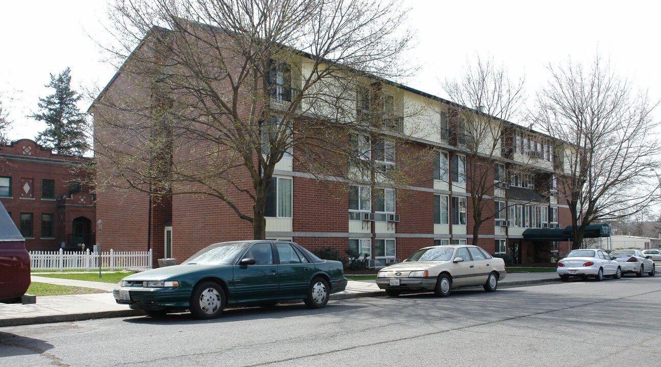 Fahy West Apartments in Spokane, WA - Foto de edificio