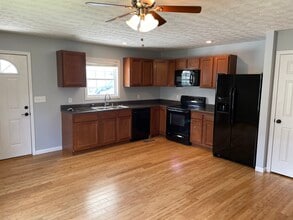 836 W 5th St, Unit 836 B in Corbin, KY - Building Photo - Building Photo