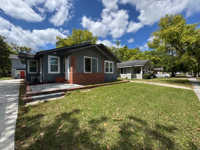 property at 704 St Clair St