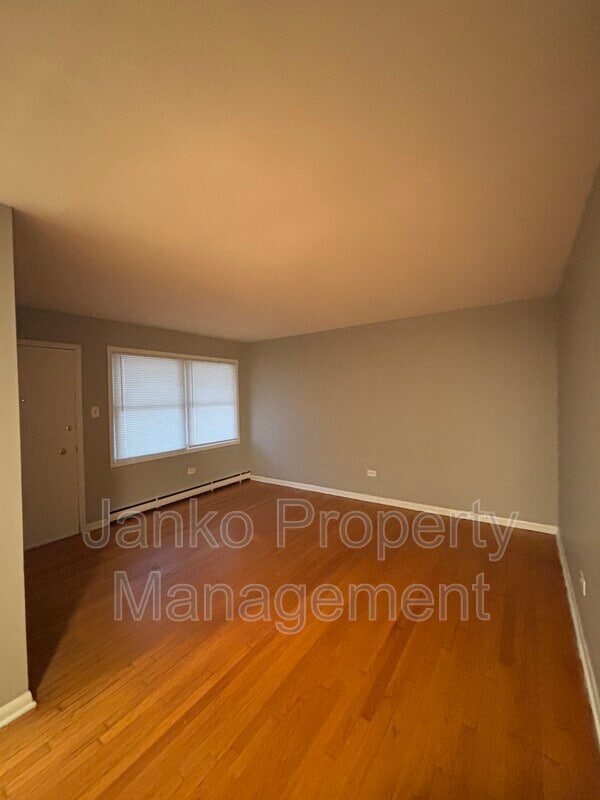 property at 5003 Columbus Dr