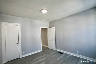 156 Poplar St in New Haven, CT - Building Photo - Building Photo