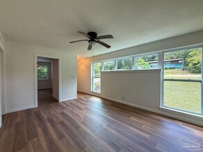 5230 Springhill Dr in Pensacola, FL - Building Photo - Building Photo