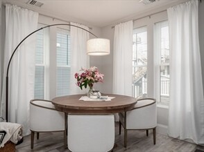 45 L St, Unit 8 in Boston, MA - Building Photo - Building Photo