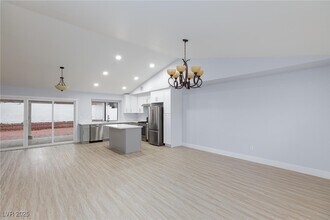 3217 Ventana Hills Dr in Las Vegas, NV - Building Photo - Building Photo