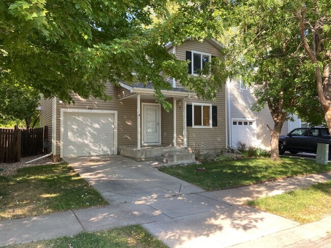 426 Plowman Way in Fort Collins, CO - Building Photo - Building Photo