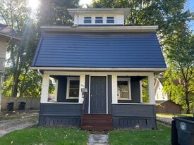 246 Gordon Dr in Akron, OH - Building Photo