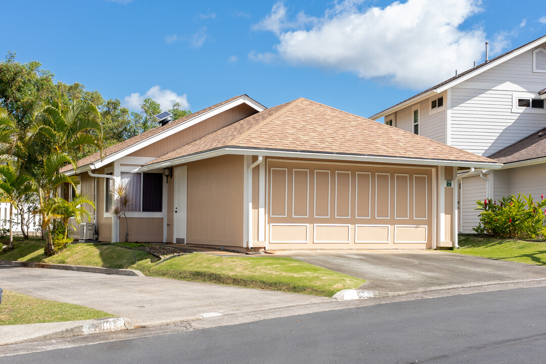 Crest at Wailuna in Pearl City, HI - Building Photo