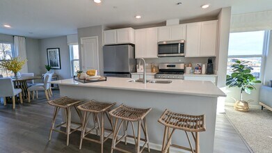 1392 Foxglove Dr in Bartlett, IL - Building Photo - Building Photo