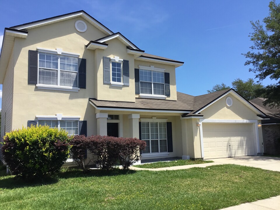 9183 Prosperity Lake Dr in Jacksonville, FL - Building Photo