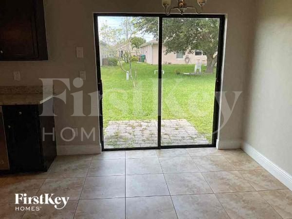 2201 SW 26th St in Cape Coral, FL - Building Photo - Building Photo