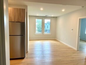 63 Bow St, Unit #1 in Somerville, MA - Building Photo - Building Photo