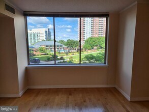 5809 Nicholson Ln in Rockville, MD - Building Photo - Building Photo