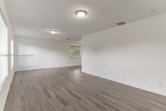 650 SW 29th Ave in Fort Lauderdale, FL - Foto de edificio - Building Photo