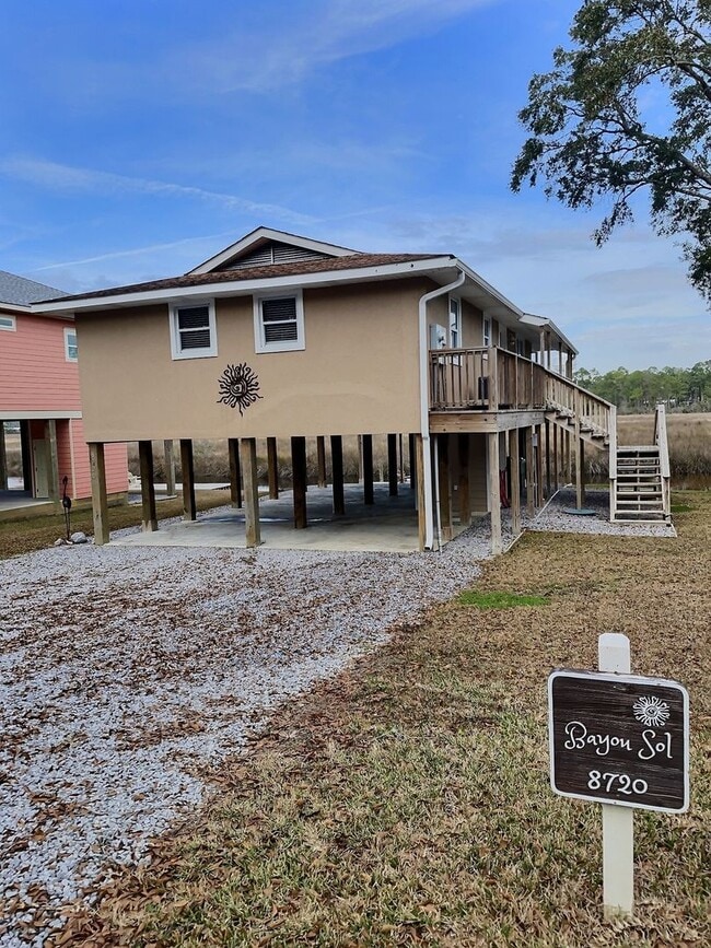 property at 8720 W Simmons Bayou Dr