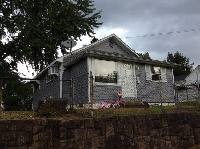 property at 1914 Bungalow Ave