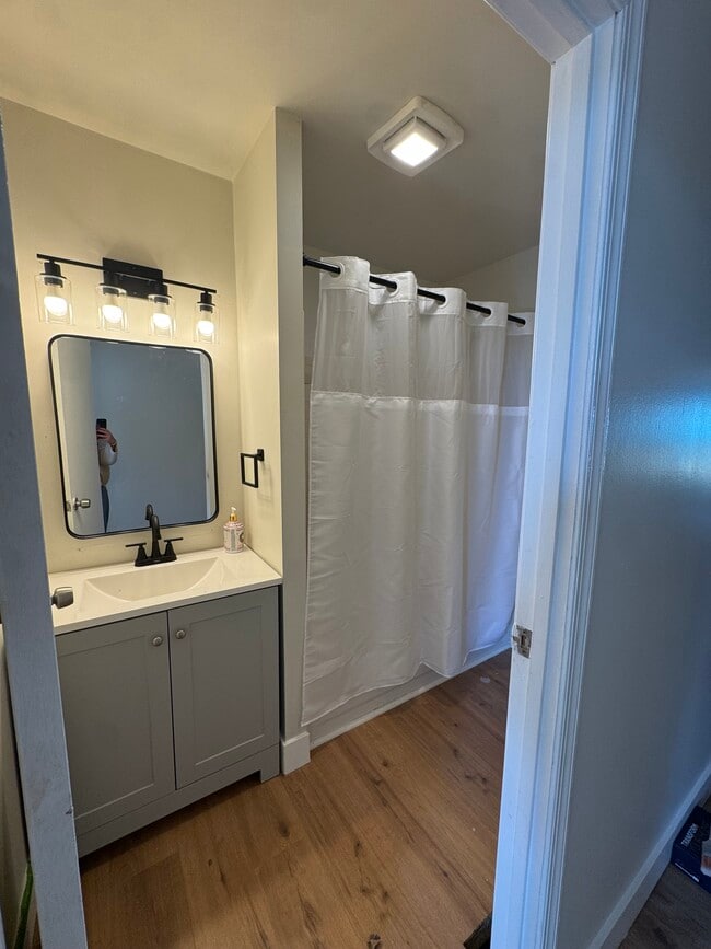 1733 Guilford Ave, Unit 2 in Baltimore, MD - Foto de edificio - Building Photo