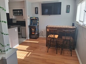 423 W 8th St, Unit 73 in Charlotte, NC - Foto de edificio - Building Photo