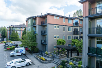 Verdeaux Condominiums in Bothell, WA - Building Photo - Building Photo