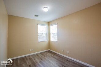 3390 Antique Rose Dr in Las Vegas, NV - Building Photo - Building Photo