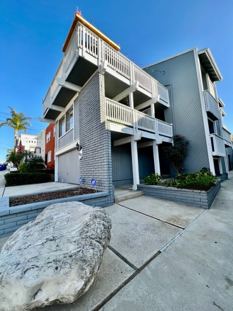 630 2nd St, Unit #3. in Hermosa Beach, CA - Foto de edificio