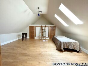 89 Hillside St in Boston, MA - Building Photo - Building Photo