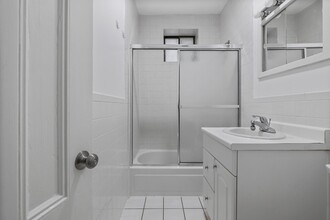 907 Boylston St, Unit 32 in Boston, MA - Foto de edificio - Building Photo