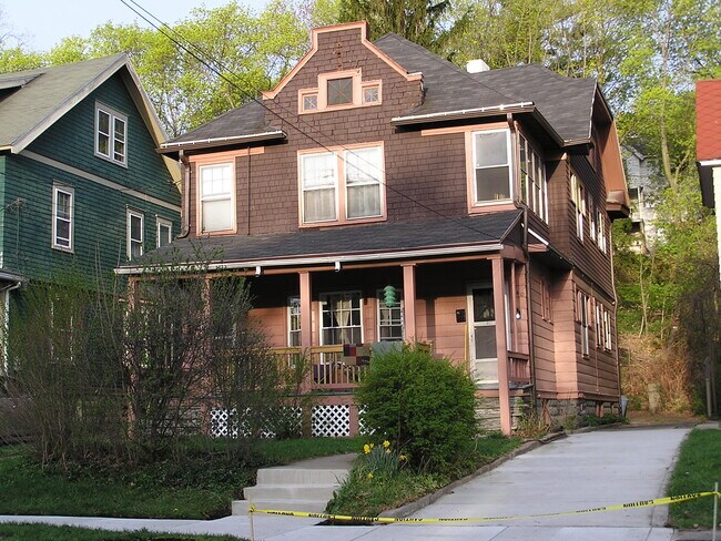 940 Westcott St, Unit 1 in Syracuse, NY - Building Photo - Building Photo