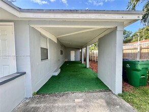 6034 SW 39th St in Miramar, FL - Building Photo - Building Photo